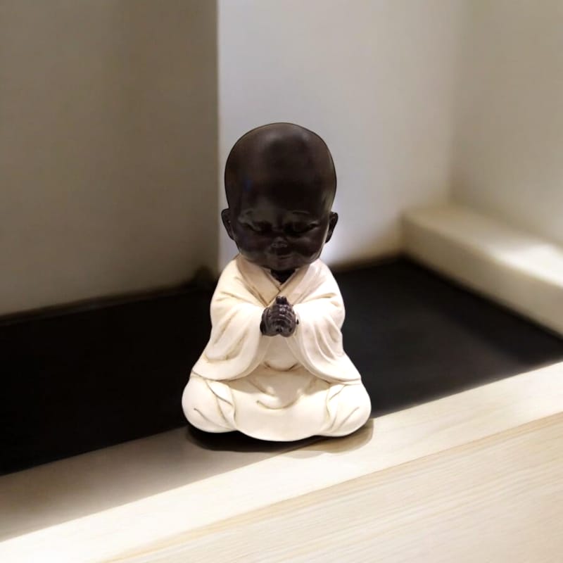 Buda Bebe Negro Orando Tunica Blanca 14cm
