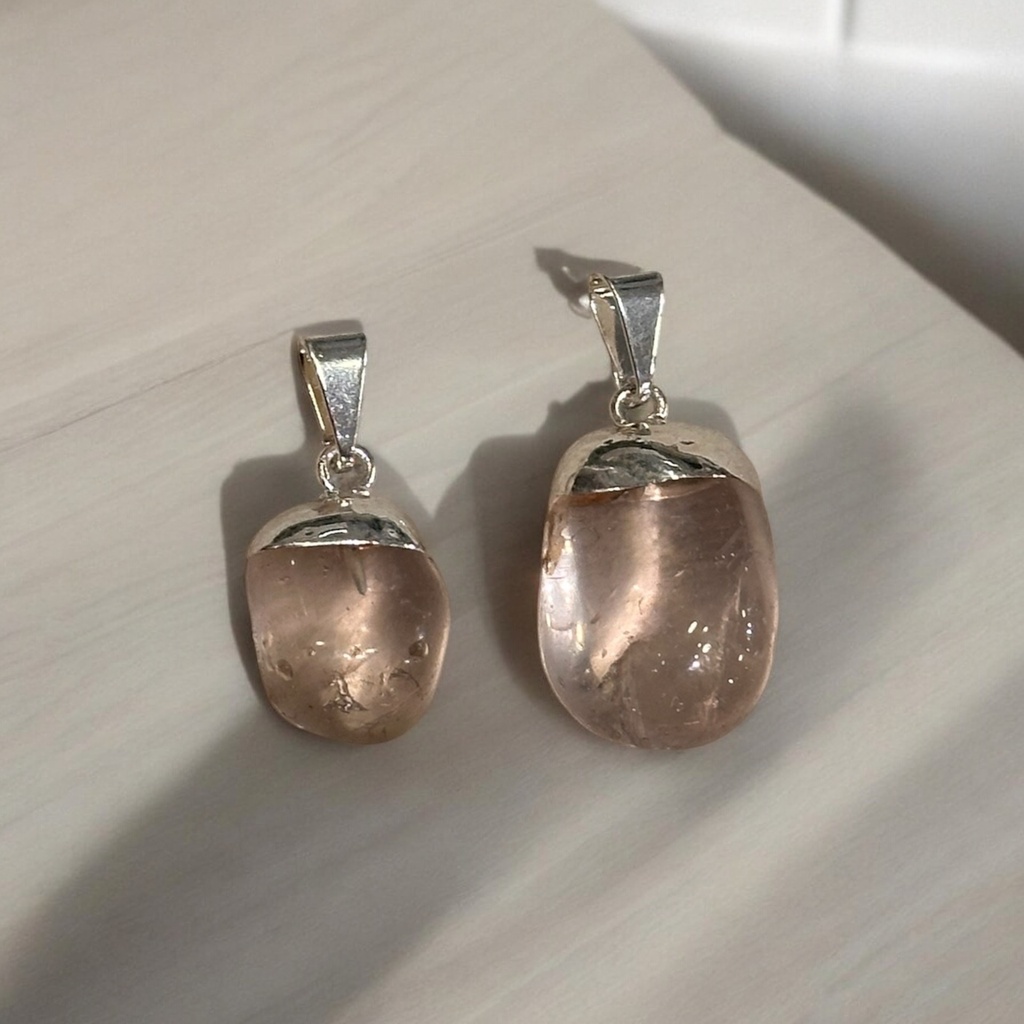 Dije Gema Cuarzo Rosa Rolado Electroplate