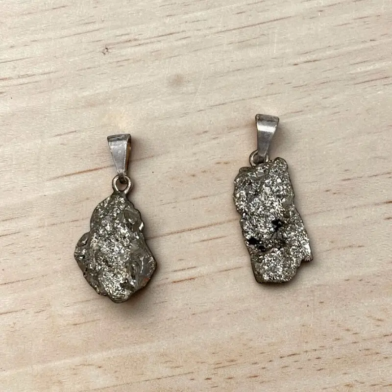 Dije Gema Pirita en Bruto