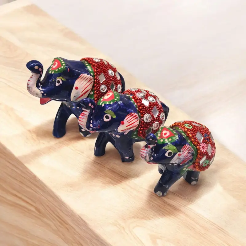 Elefante Resina Azul con Manto Rojo 7cm