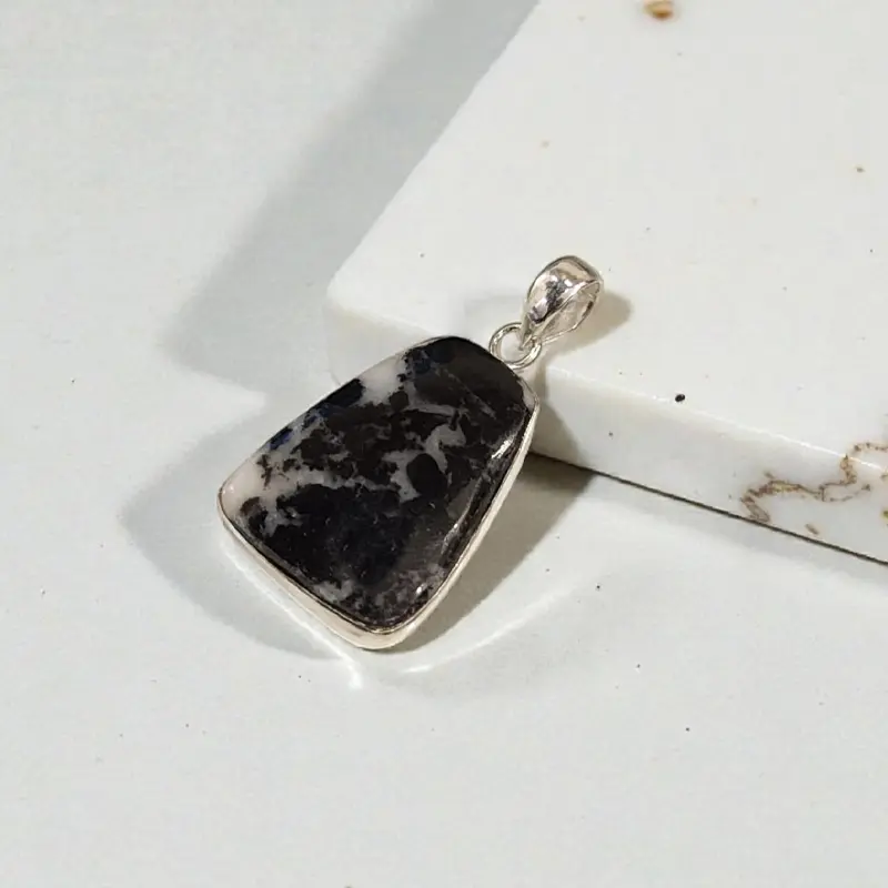 Dije Gema Turquesa de Bufalo Blanco