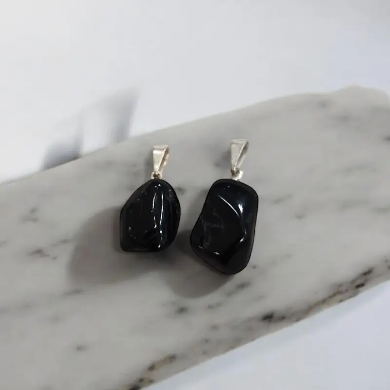 Dije Gema Turmalina Negra Rolada Clavada