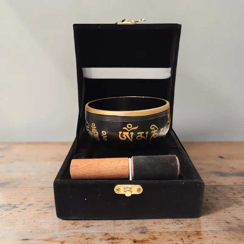 Cuenco Tibetano 9cm Negro Mantras con Zafu, Baqueta y Caja