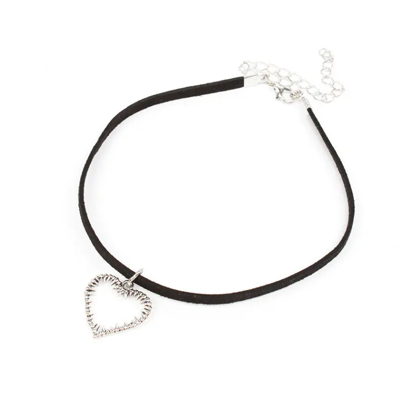 Choker de Gamuza Fangs Heart