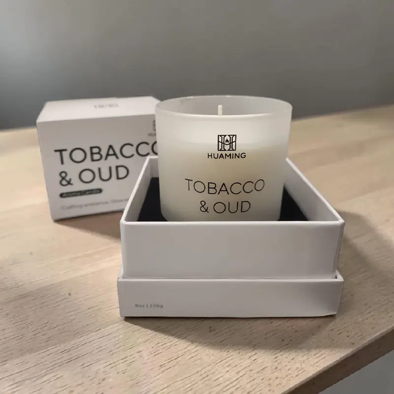 Vela Aromatica Luxury Huaming Tobacco & Oud 226gr, Iluminarte