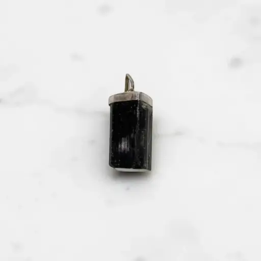Dije Gema Turmalina Negra en Plata 925