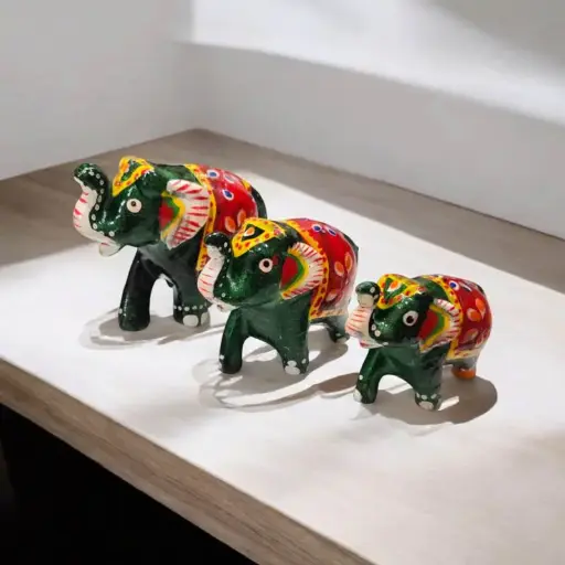 Elefante Resina Verde Manto Rojo 7cm