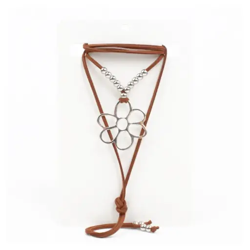 Collar de Gamuza Hollow Flower