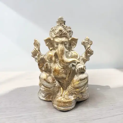Ganesha Blanco con Detalle Dorado 16cm