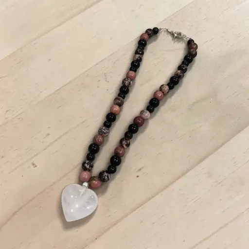 Collar Gemas Rodonita, Obsidiana Negra, Obsidiana Dorada con Dije de Corazon de Cuarzo Rosa