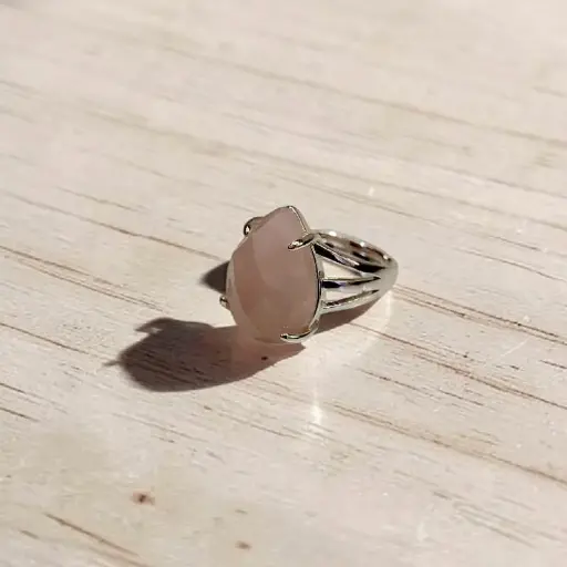 Anillo Gema Cuarzo Rosa Facetado