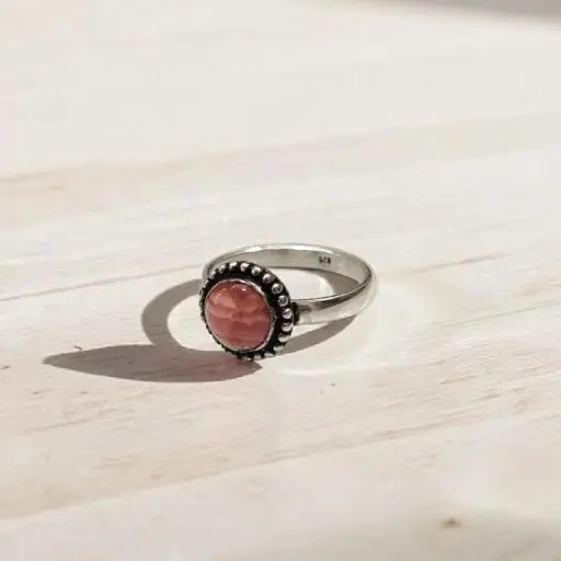 Anillo Gema Rodocrosita Redondo Alpaca con Baño de Plata