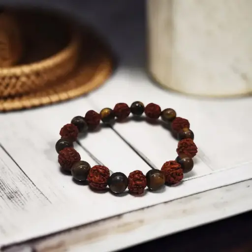 Pulsera Gema Elastica Ojo de Tigre y Rudraksha