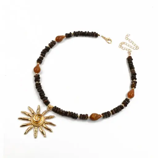 Collar de Escallas Cacao con Dije de Sol