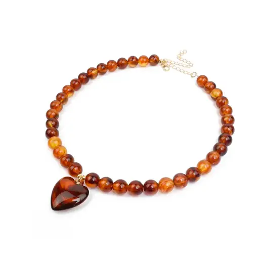 Collar Enhebrado con Corazon